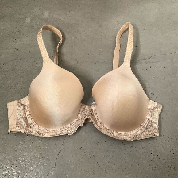 Wacoal Lost in Lace Contour Bra - Picture 1 of 4